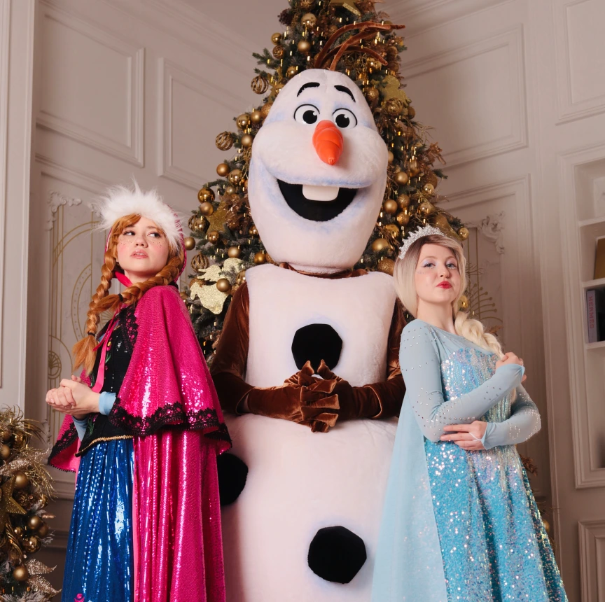 girls Anna, Elza and Olaf.